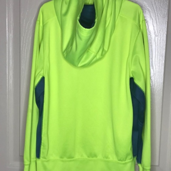 Boy's Nike Pullover - Picture 2 of 3